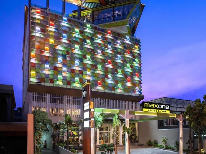 Maxonehotels.Com At Tidar Surabaya Exterior foto