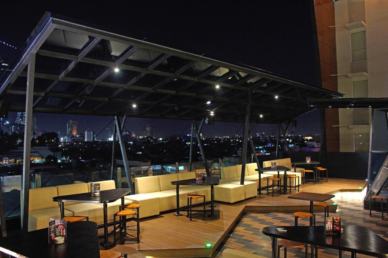 Maxonehotels.Com At Tidar Surabaya Exterior foto